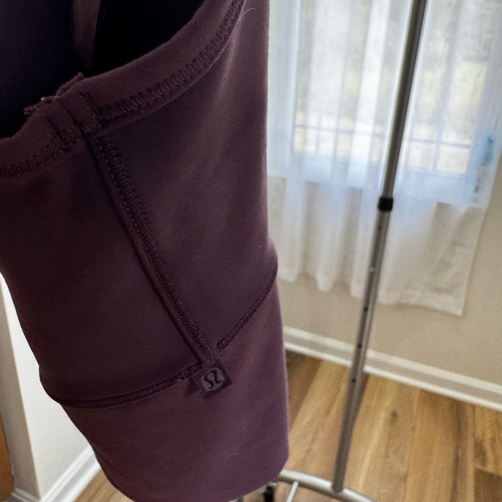 Lululemon Power Pivot Workout Top - Picture 5 of 5